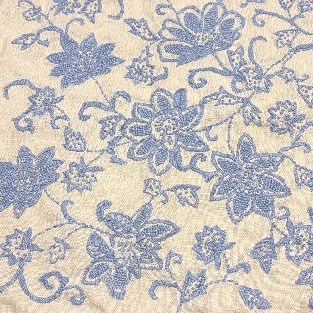 NWT Serena & Lily Marigot Embroidered Linen Square Pillow Cover 22” Hydrangea - Picture 3 of 8